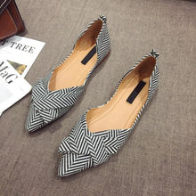 Flats Pointed toe Slip-on